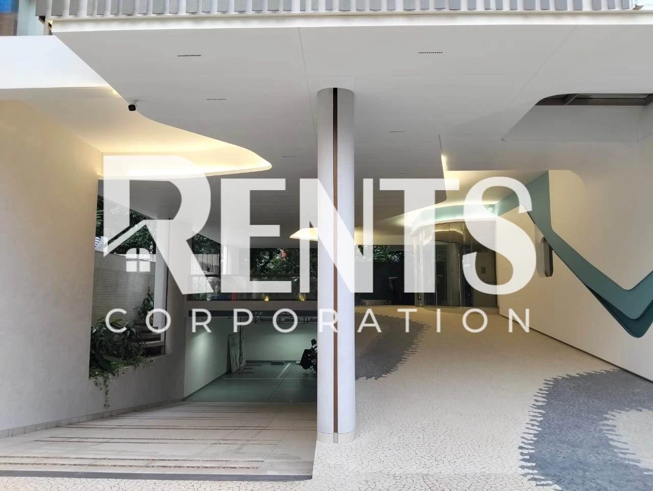 Villa on Hollywood Boulevard