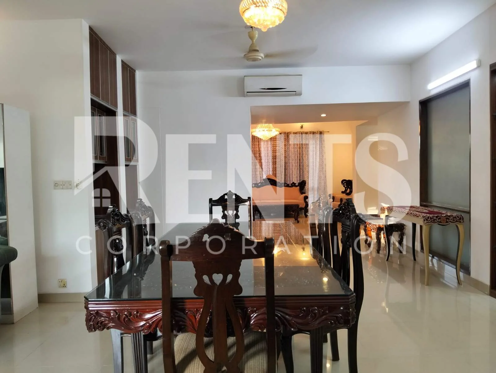 Villa on Hollywood Boulevard