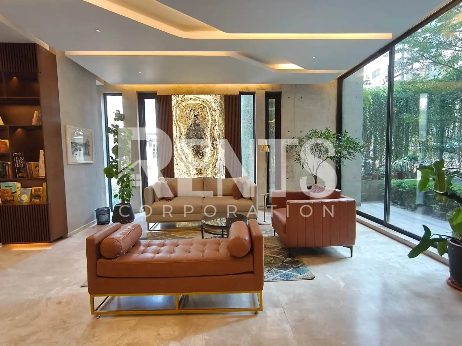 Villa on Hollywood Boulevard