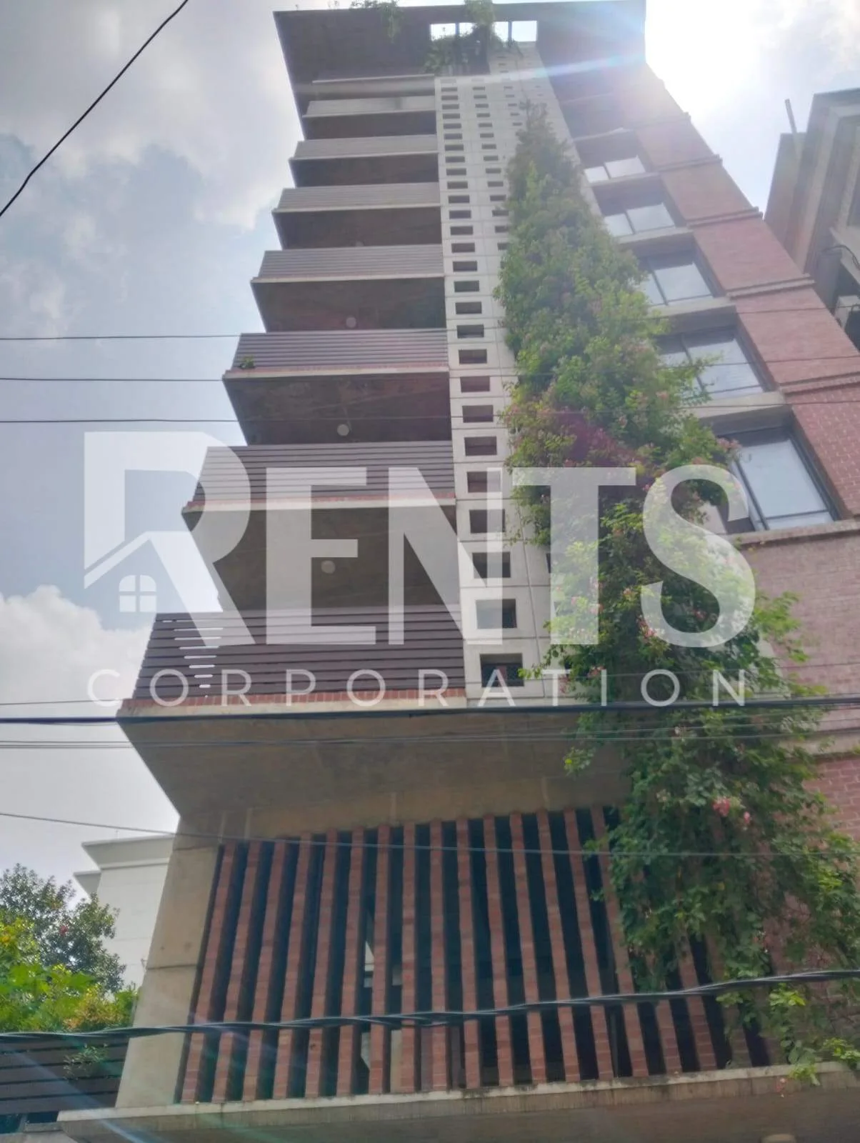 Villa on Hollywood Boulevard