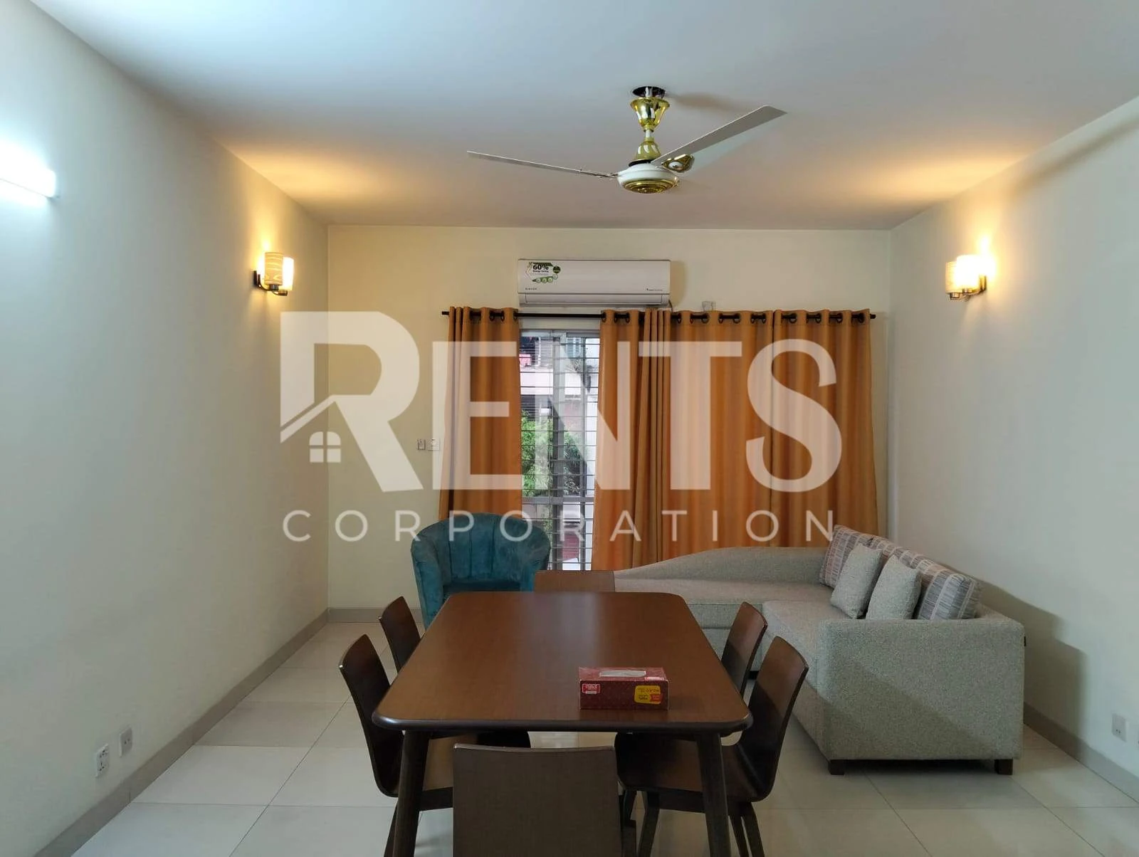 Villa on Hollywood Boulevard