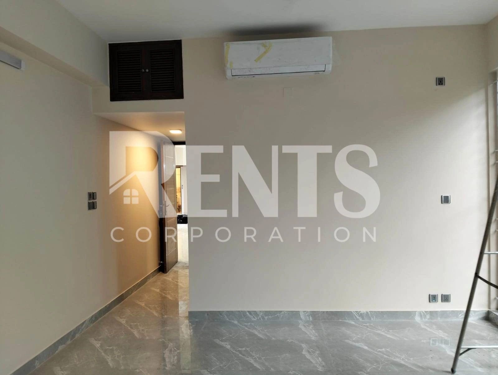 Villa on Hollywood Boulevard