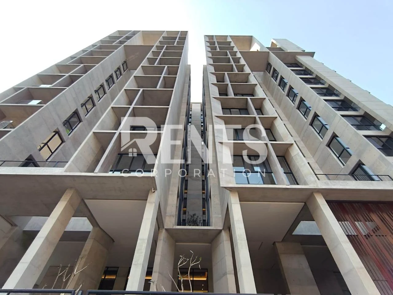 Villa on Hollywood Boulevard