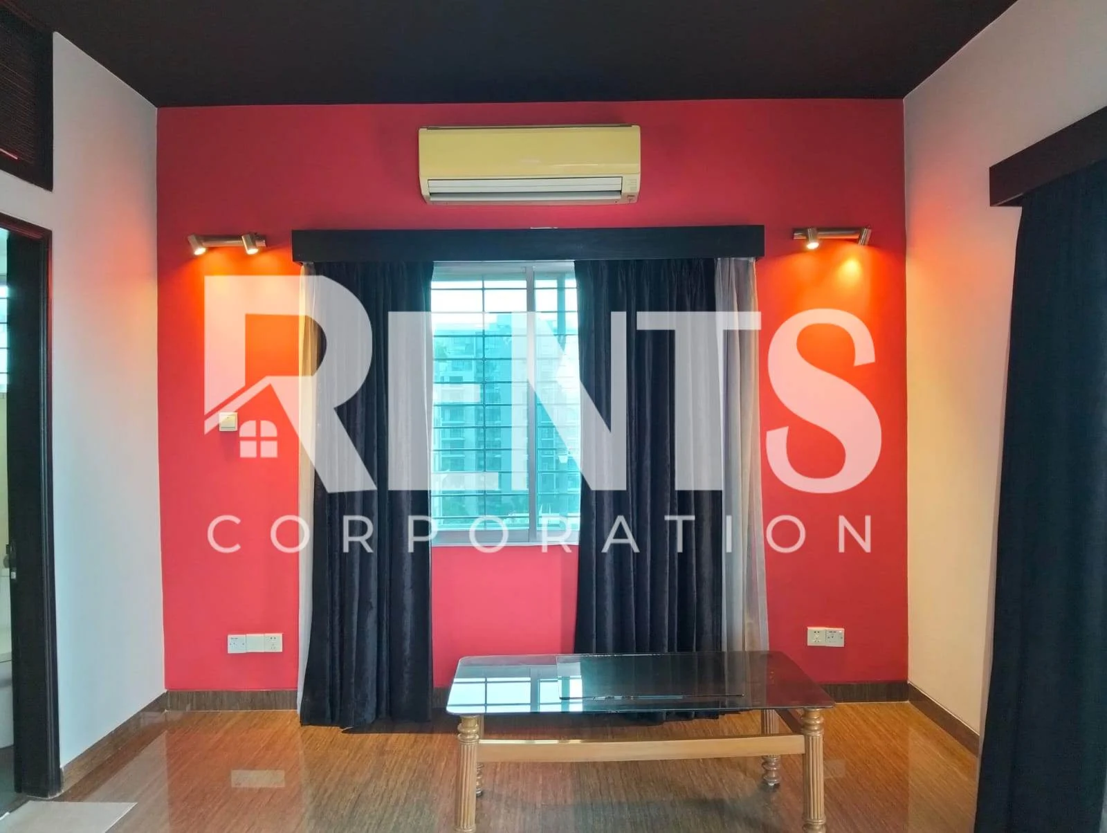 Villa on Hollywood Boulevard