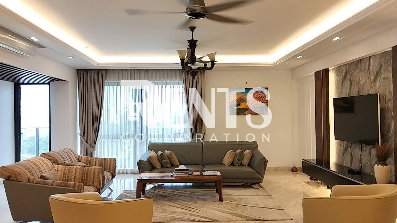 Villa on Hollywood Boulevard