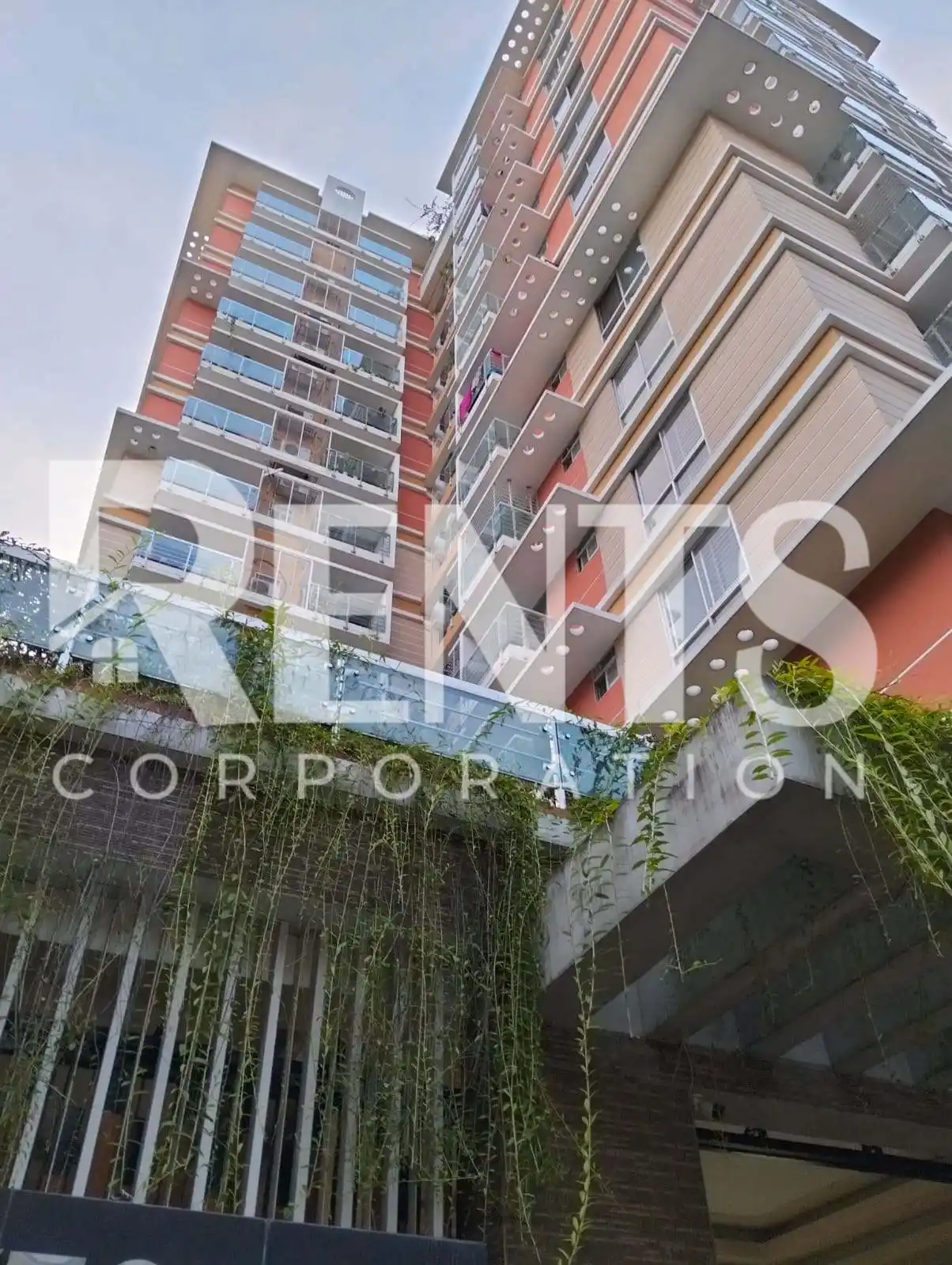 Villa on Hollywood Boulevard