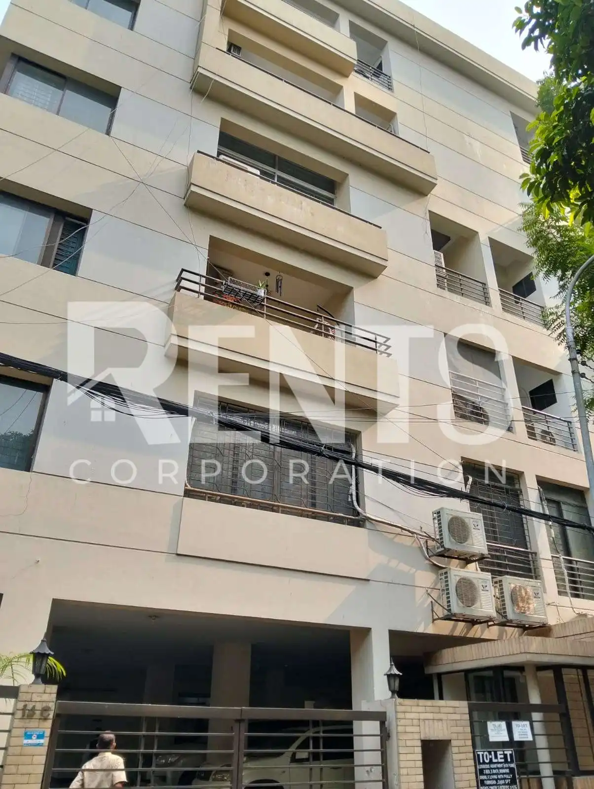 Villa on Hollywood Boulevard