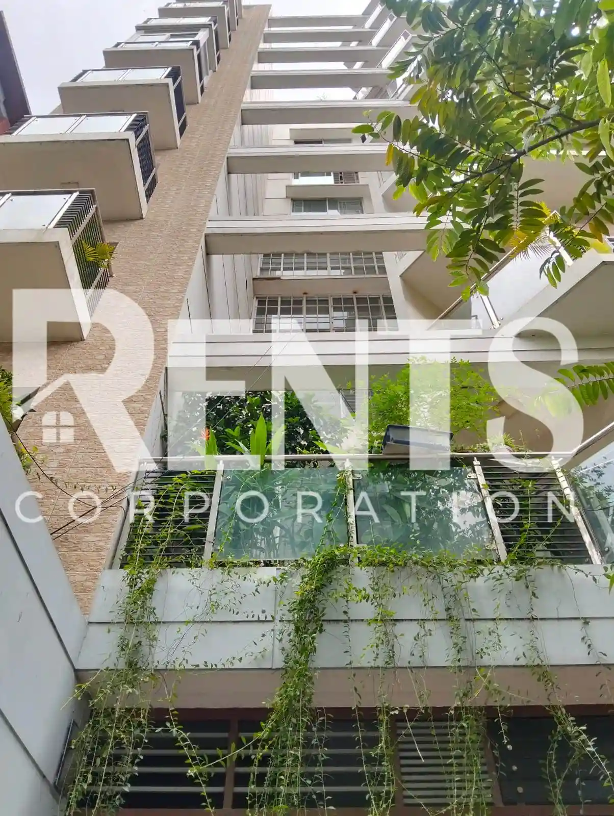 Villa on Hollywood Boulevard