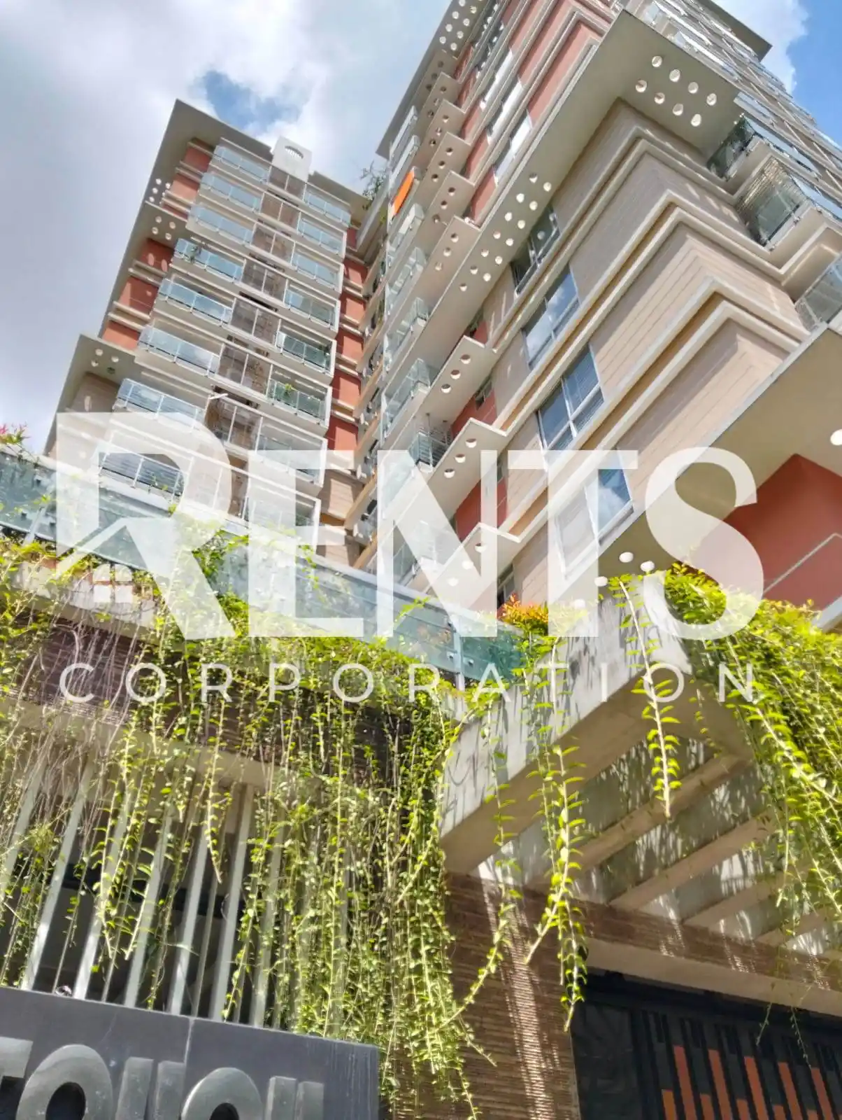 Villa on Hollywood Boulevard