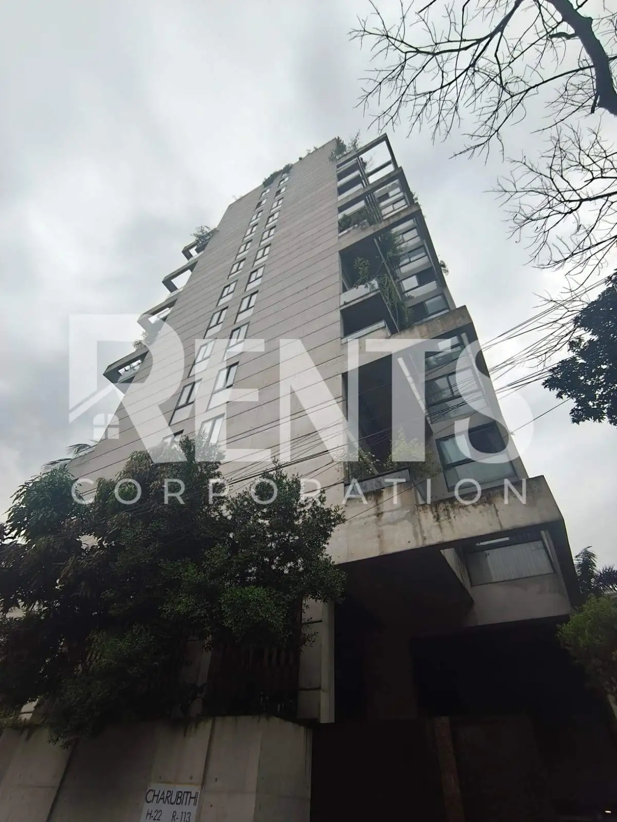 Villa on Hollywood Boulevard