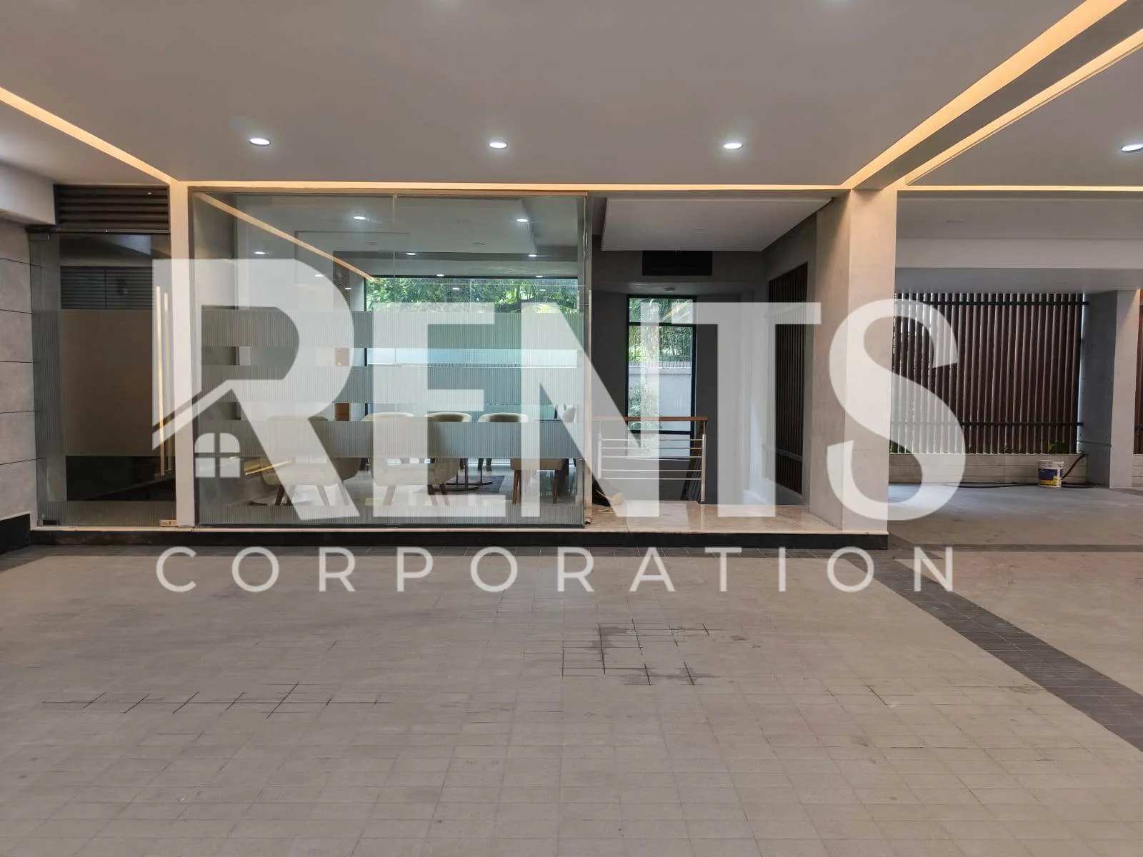 Villa on Hollywood Boulevard