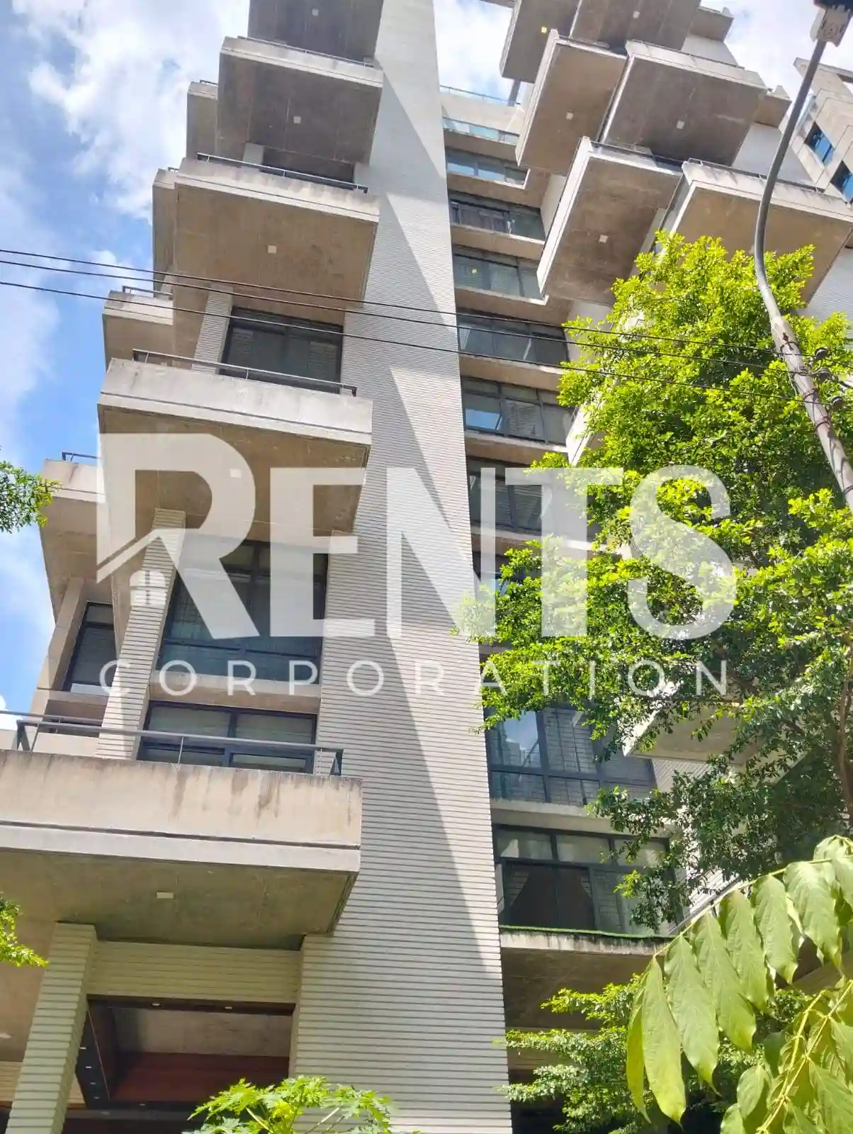 Villa on Hollywood Boulevard